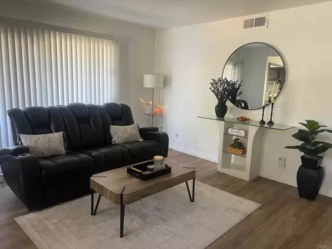 6878 Navajo Rd #32, San Diego, CA 92119