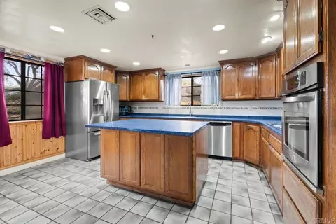 Kitchen - 3860 Carveacre Rd, Alpine, CA 91901 photo 1 of 1