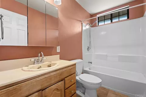 Bath - 3860 Carveacre Rd, Alpine, CA 91901 photo 2 of 3