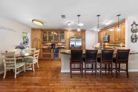 1650 Queenston Dr, Escondido, CA 92027
