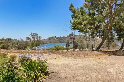View/Area - 5700 Baltimore #230, La Mesa, CA 91942 photo 7 of 13