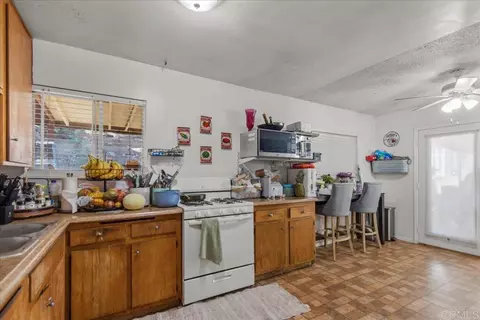Kitchen - 12828 Mapleview St, Lakeside, CA 92040 photo 2 of 2