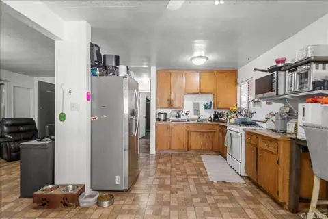 Kitchen - 12828 Mapleview St, Lakeside, CA 92040 photo 1 of 2