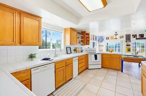 Kitchen - 11115 Pinehurst Dr, Lakeside, CA 92040 photo 1 of 5