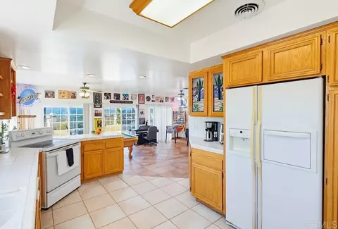 Kitchen - 11115 Pinehurst Dr, Lakeside, CA 92040 photo 2 of 5