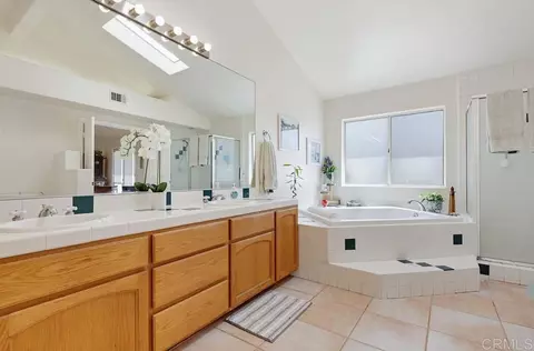 Bath - 11115 Pinehurst Dr, Lakeside, CA 92040 photo 2 of 8