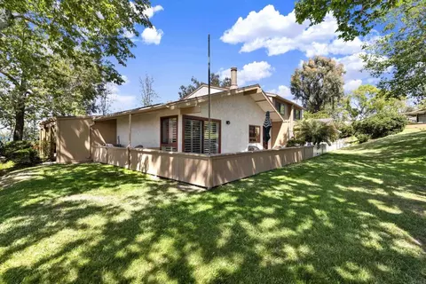 6050 Henderson Dr #16, La Mesa, CA 91942