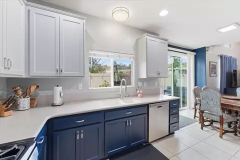 Kitchen - 1361 Sunhaven Rd, Alpine, CA 91901 photo 3 of 3