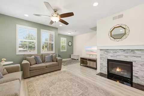 1884 Aquamarine Ct #6, Chula Vista, CA 91913