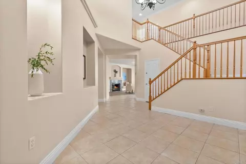 Entry Way - 33360 Barrington, Temecula, CA 92592 photo 2 of 5