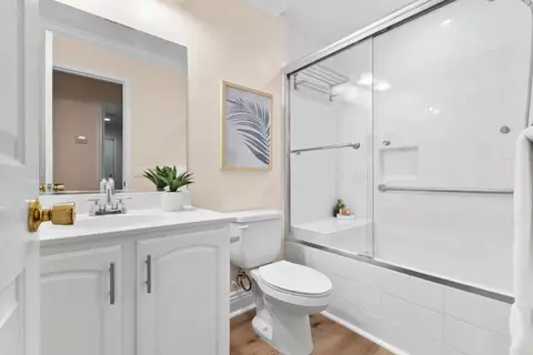 Bath - 33360 Barrington, Temecula, CA 92592 photo 1 of 3