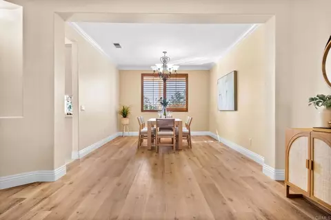 Entry Way - 33360 Barrington, Temecula, CA 92592 photo 4 of 5