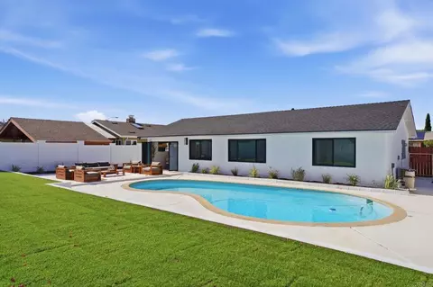 8833 Glenhaven St, San Diego, CA 92123