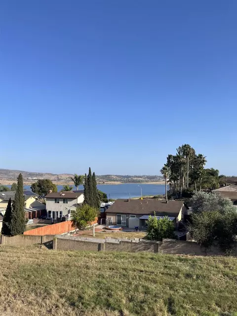238 Lakeview Ave, Spring Valley, CA 91977