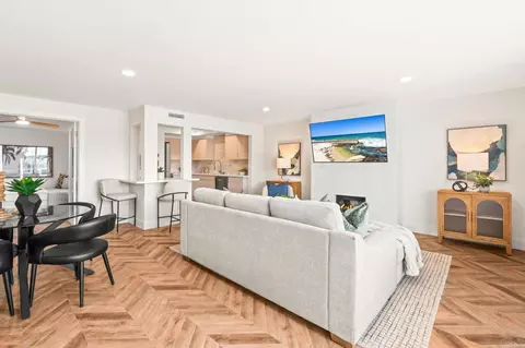 Living - 90 Montego Ct, Coronado, CA 92118 photo 3 of 10
