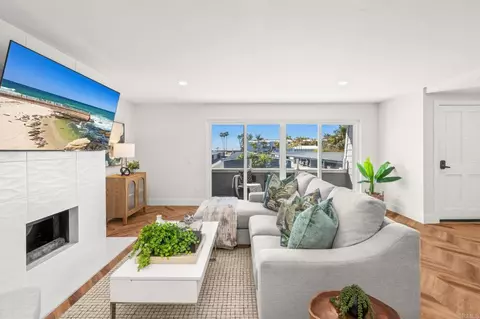 Living - 90 Montego Ct, Coronado, CA 92118 photo 7 of 10