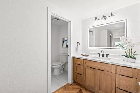 Bath - 90 Montego Ct, Coronado, CA 92118 photo 5 of 6