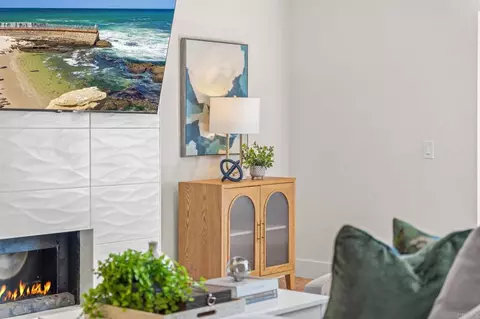 Living - 90 Montego Ct, Coronado, CA 92118 photo 5 of 10