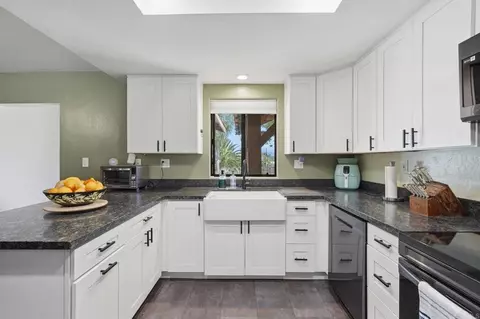 Kitchen - 1132 Ramona St, Ramona, CA 92065 photo 4 of 7
