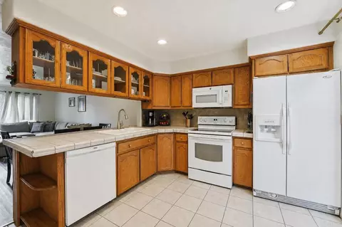 Kitchen - 447 Ridgeway Ct, Spring Valley, CA 91977 photo 4 of 5