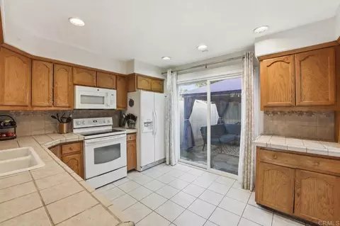 Kitchen - 447 Ridgeway Ct, Spring Valley, CA 91977 photo 1 of 5