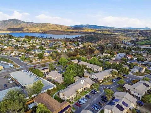 View/Area - 447 Ridgeway Ct, Spring Valley, CA 91977 photo 4 of 6