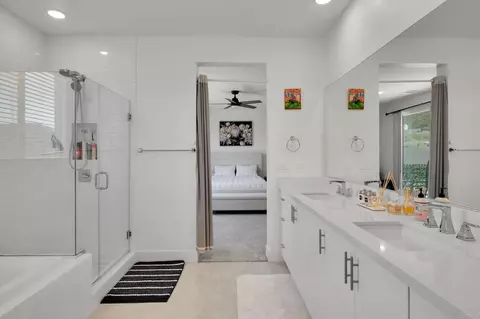 Bath - 35374 Orchard Trl, Fallbrook, CA 92028 photo 2 of 3