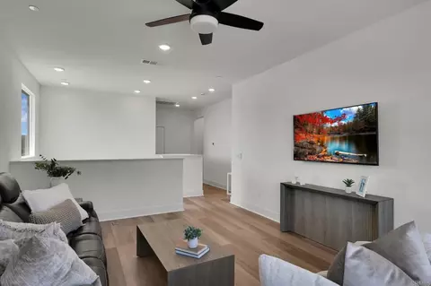 Entry Way - 35374 Orchard Trl, Fallbrook, CA 92028 photo 2 of 2