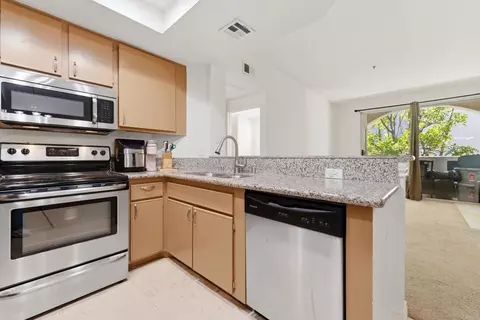 680 Camino De La Reina #2201, San Diego, CA 92108