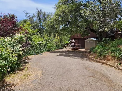 Exterior - 2341 Pinezanita Ln, Julian, CA 92036 photo 2 of 10