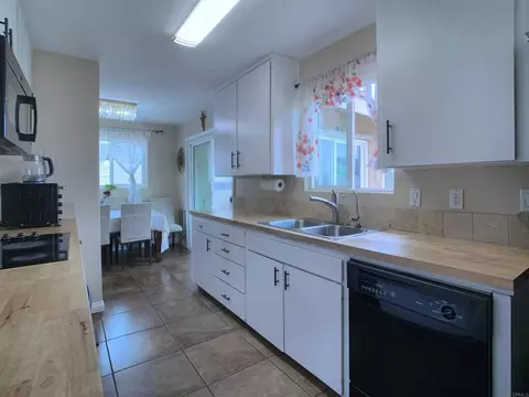 Kitchen - 9104 Northcote Rd, Santee, CA 92071 photo 1 of 3
