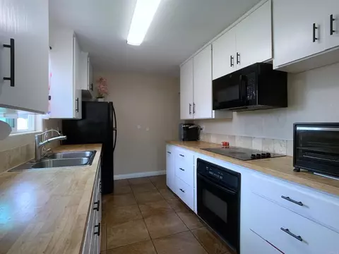 Kitchen - 9104 Northcote Rd, Santee, CA 92071 photo 2 of 3