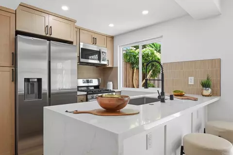 821 Del Mar Downs Rd #D, Solana Beach, CA 92075