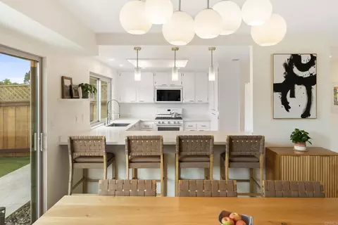 420 Glen Arbor Dr, Encinitas, CA 92024