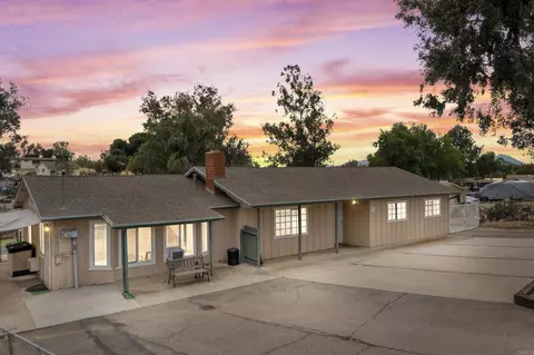 810 Steffy Rd, Ramona, CA 92065