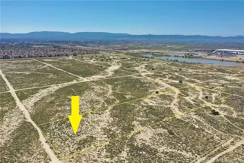 15 Vic Ave, Lancaster, CA 93534