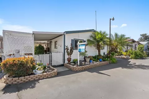 260 E Bradley Ave #34, El Cajon, CA 92021 photo 2