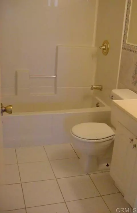 Bath - 162 E Oneida St, Chula Vista, CA 91911 photo 1 of 2
