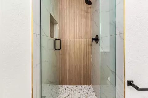 Bath - 1114 Coronado Ave, Spring Valley, CA 91977 photo 2 of 5