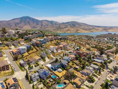 View/Area - 1114 Coronado Ave, Spring Valley, CA 91977 photo 9 of 12