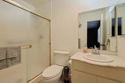 Bath - 1127 Paula Way, Escondido, CA 92027 photo 1 of 2