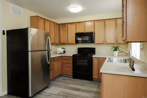 Kitchen - 10661 King Phillip, Santee, CA 92071 photo 2 of 2