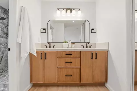 Bath - 5240 Jack Pine Ct, Oceanside, CA 92056 photo 1 of 4