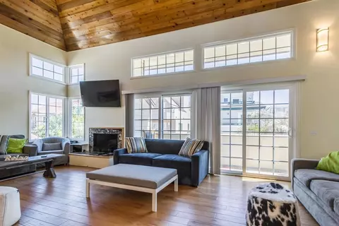 728 Jamaica Ct, San Diego, CA 92109