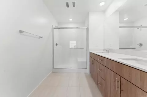 Bath - 35172 Rangpur Ln, Fallbrook, CA 92028 photo 3 of 8