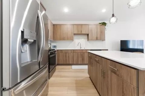 Kitchen - 35172 Rangpur Ln, Fallbrook, CA 92028 photo 5 of 6