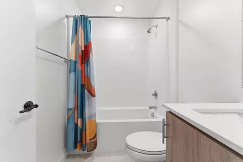 Bath - 35172 Rangpur Ln, Fallbrook, CA 92028 photo 7 of 8