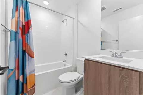 Bath - 35172 Rangpur Ln, Fallbrook, CA 92028 photo 8 of 8