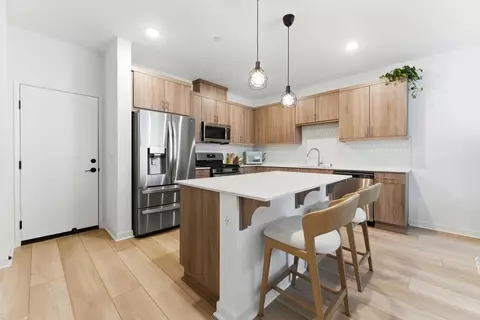 Kitchen - 35172 Rangpur Ln, Fallbrook, CA 92028 photo 6 of 6