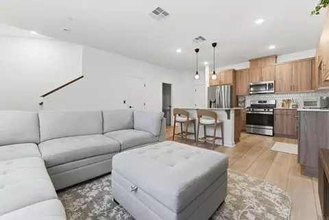 35172 Rangpur Ln, Fallbrook, CA 92028